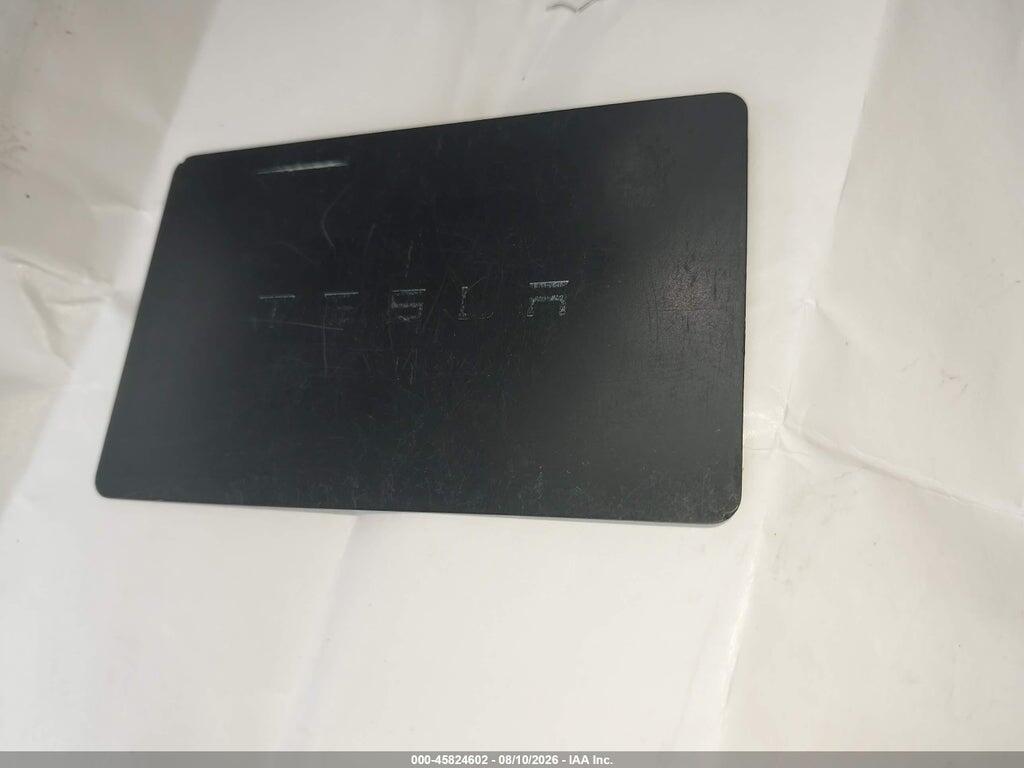 7SAYGAEEXRF090610 2024 TESLA MODEL Y photo no. 11