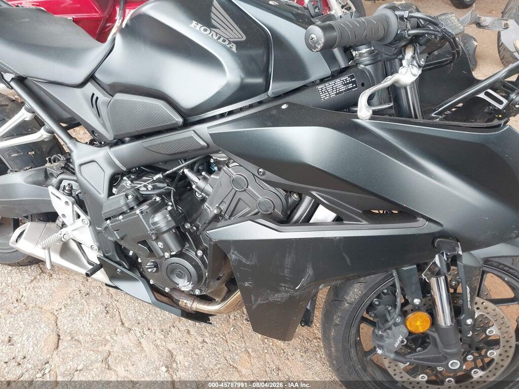 MLHRH1558T5200803 2026 HONDA CBR650 photo no. 8