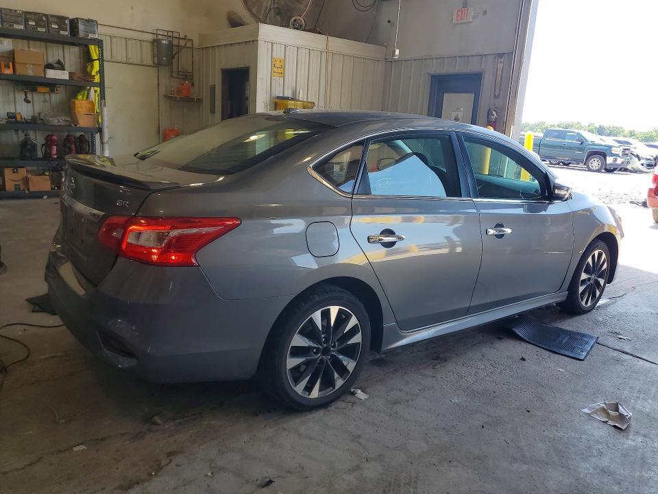 2019 NISSAN SENTRA SR — Фото 3 из 12