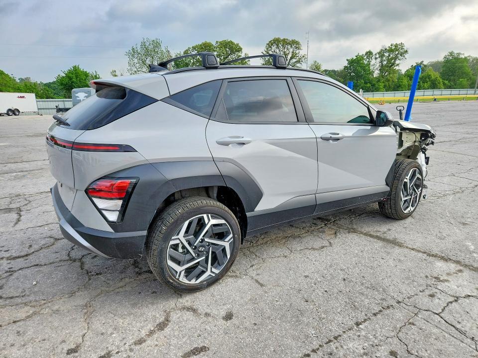 2026 HYUNDAI KONA SEL PREMIUM — Фото 3 из 13
