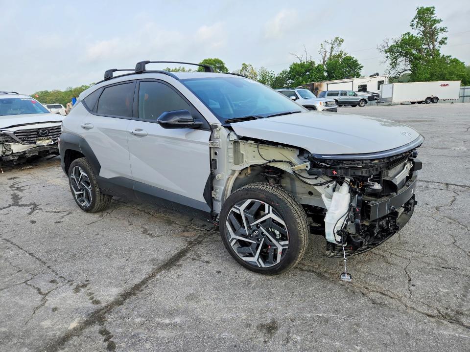 2026 HYUNDAI KONA SEL PREMIUM — Фото 4 из 13