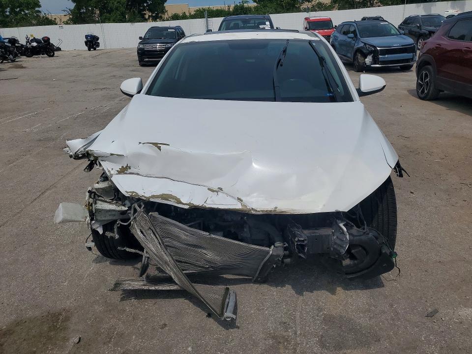 2017 HYUNDAI ELANTRA VALUE EDITION — Фото 5 из 12