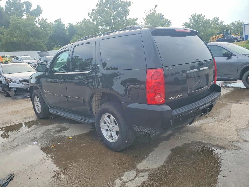 2013 GMC YUKON SLT — Фото 2 из 12