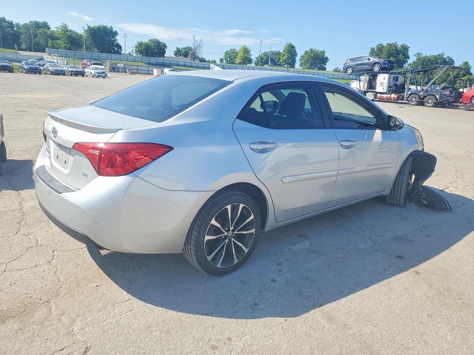 2018 TOYOTA COROLLA SE — Фото 3 из 12