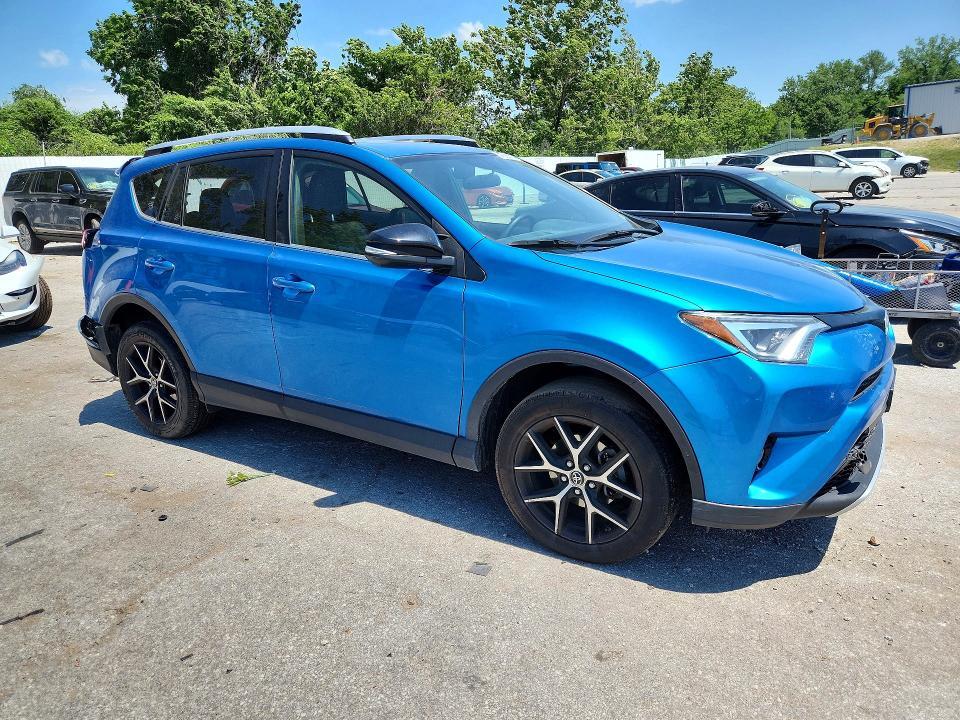 2016 TOYOTA RAV4 SE — Фото 4 из 13