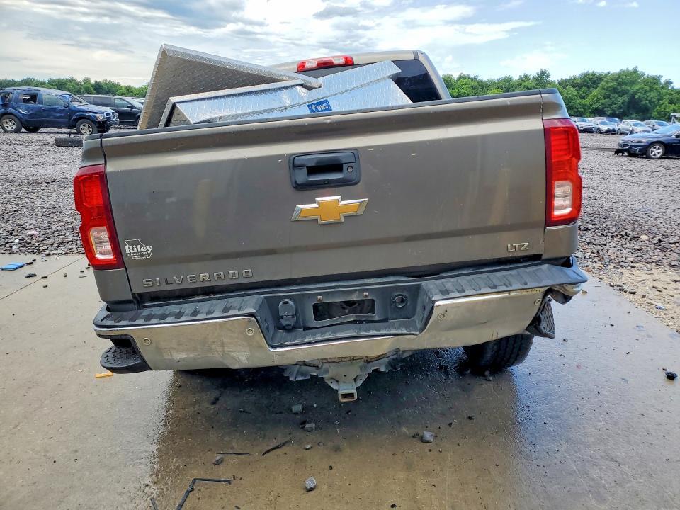 2017 CHEVROLET SILVERADO K1500 LTZ — Фото 6 из 11