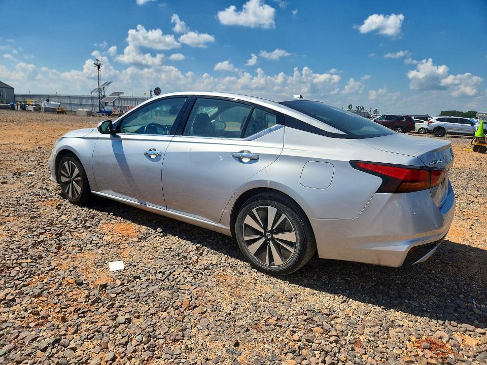 2019 NISSAN ALTIMA SL — Фото 2 из 12