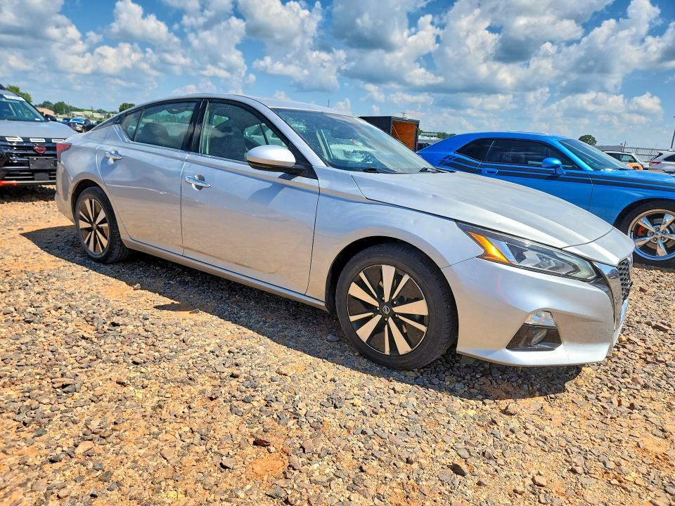 2019 NISSAN ALTIMA SL — Фото 4 из 12