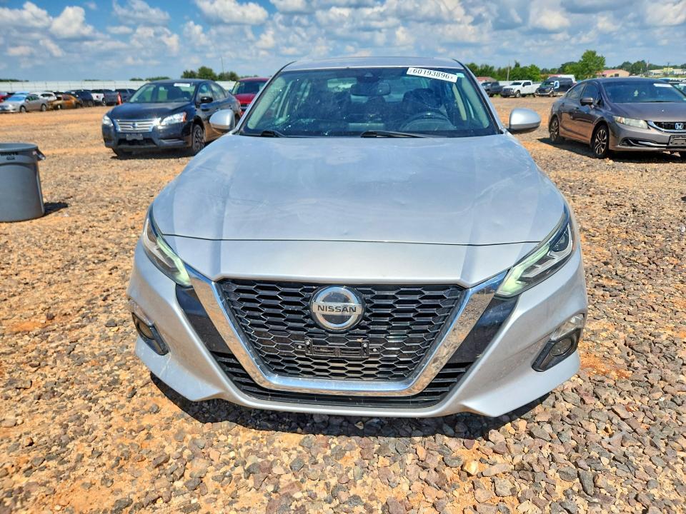 2019 NISSAN ALTIMA SL — Фото 5 из 12