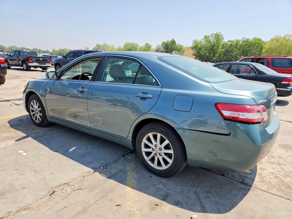 2011 TOYOTA CAMRY XLE V6 — Фото 2 из 13