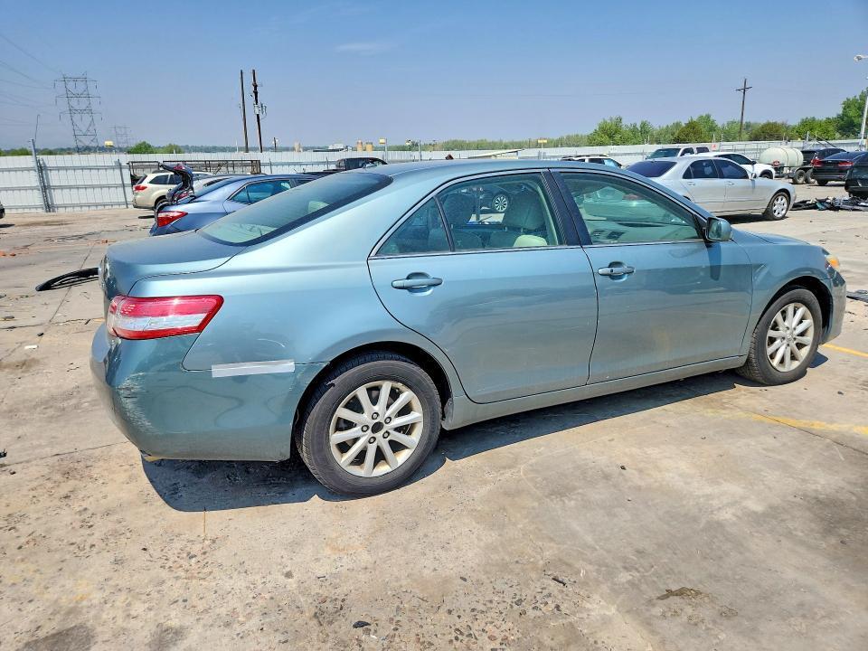 2011 TOYOTA CAMRY XLE V6 — Фото 3 из 13