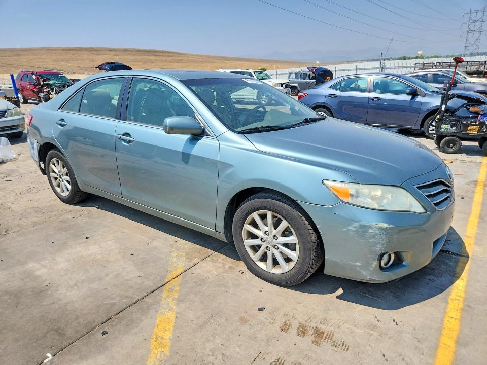 2011 TOYOTA CAMRY XLE V6 — Фото 4 из 13