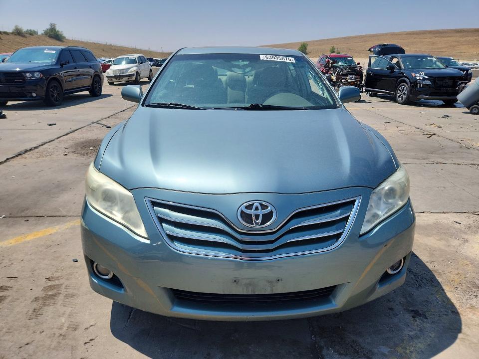 2011 TOYOTA CAMRY XLE V6 — Фото 5 из 13