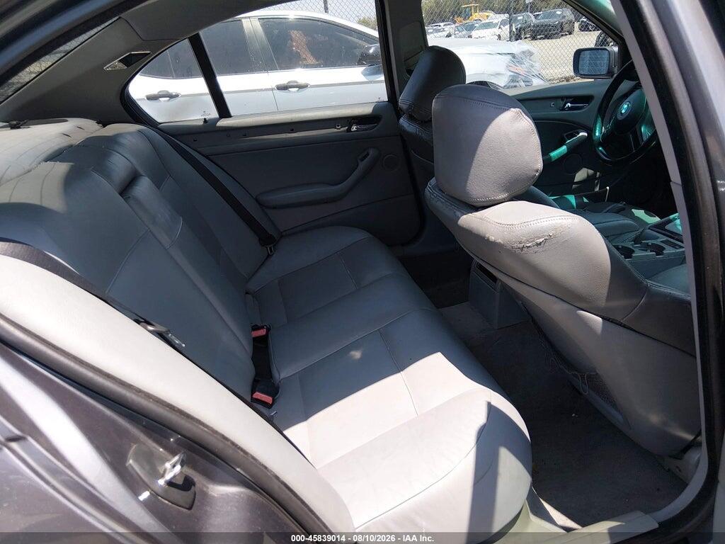WBAEV33442KL55197 2002 BMW 325I photo no. 8