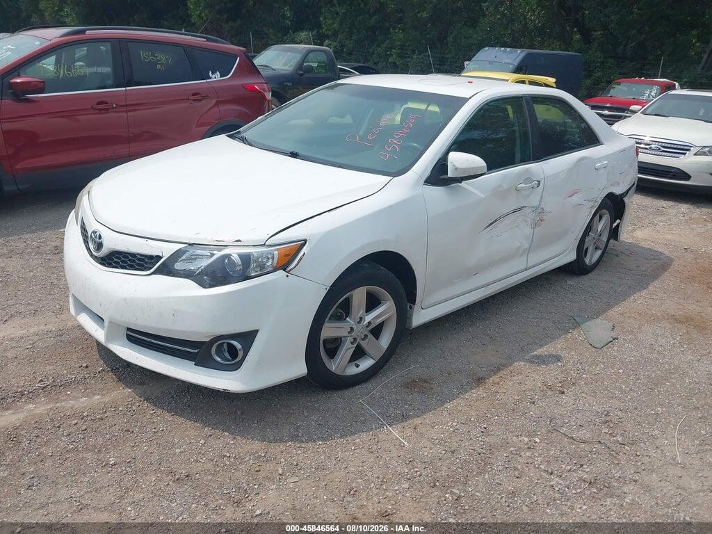 4T1BF1FK5EU458067 2014 TOYOTA CAMRY photo no. 2