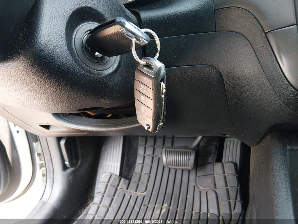3KPFK4A70HE100836 2017 KIA FORTE photo no. 11