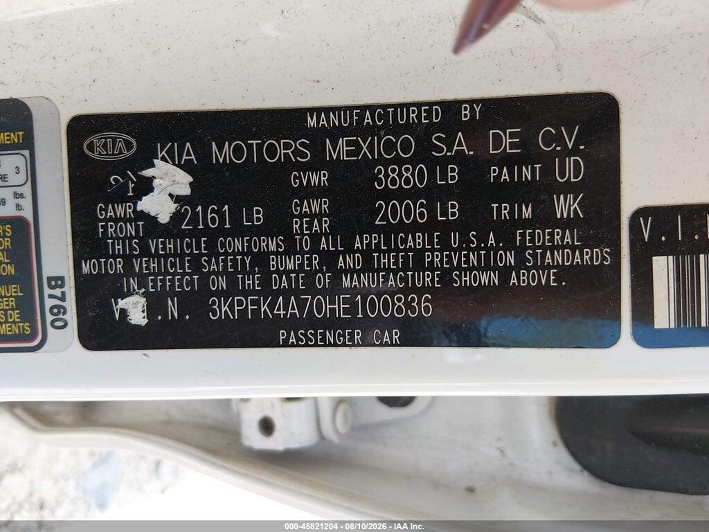 3KPFK4A70HE100836 2017 KIA FORTE photo no. 9