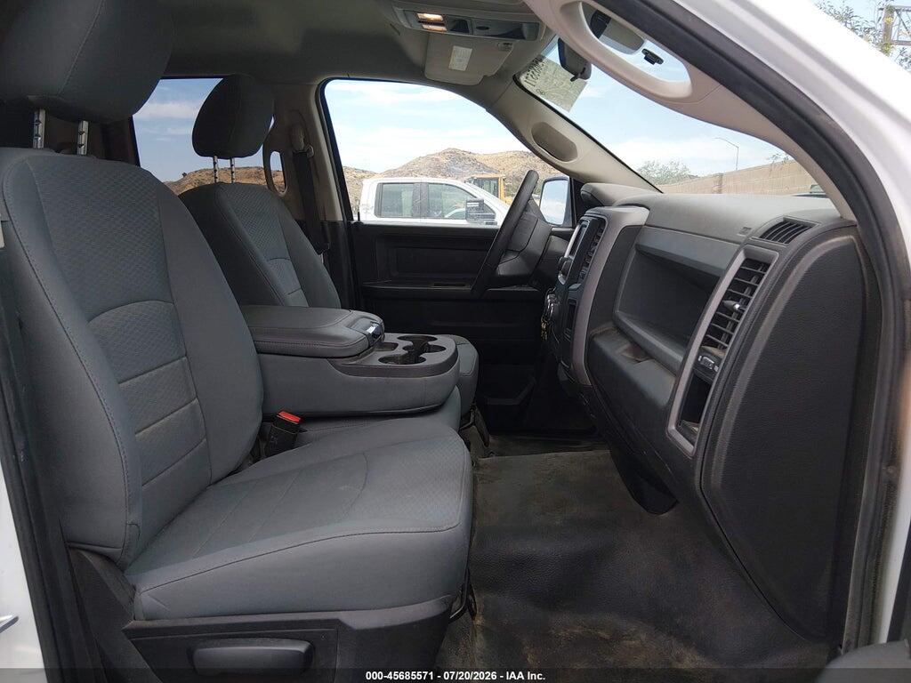 1C6RR7FG9KS648090 2019 RAM 1500 CLASSIC photo no. 5