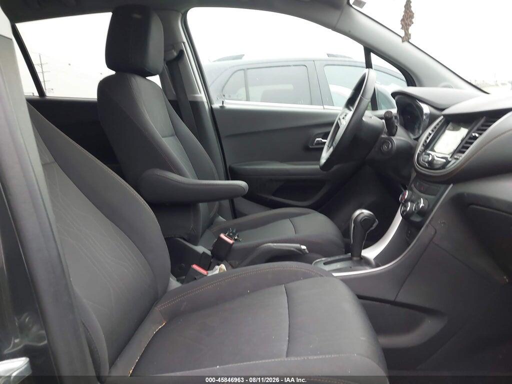 3GNCJLSB0KL228555 2019 CHEVROLET TRAX photo no. 5