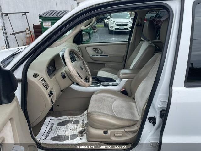 4M2YU57105DJ14366 2005 MERCURY MARINER photo no. 3
