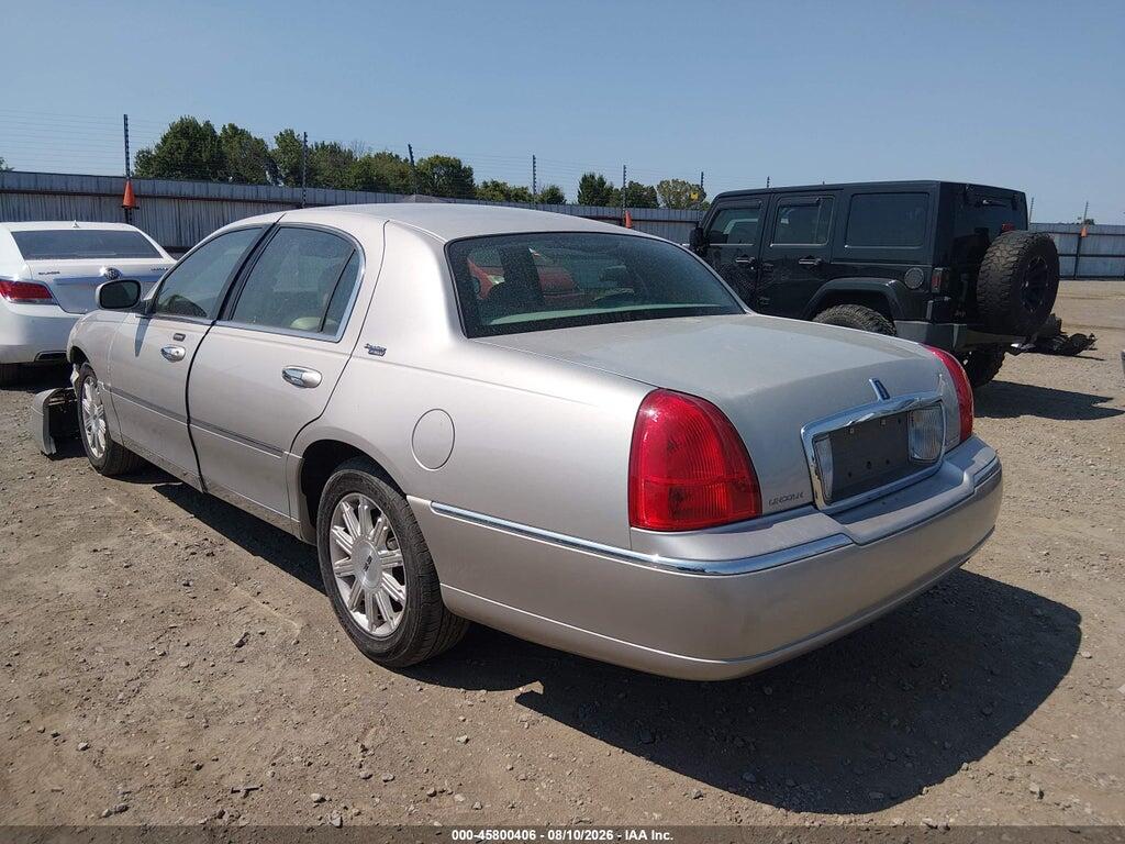 2LNHM82V38X650982 2008 LINCOLN TOWN CAR photo no. 3