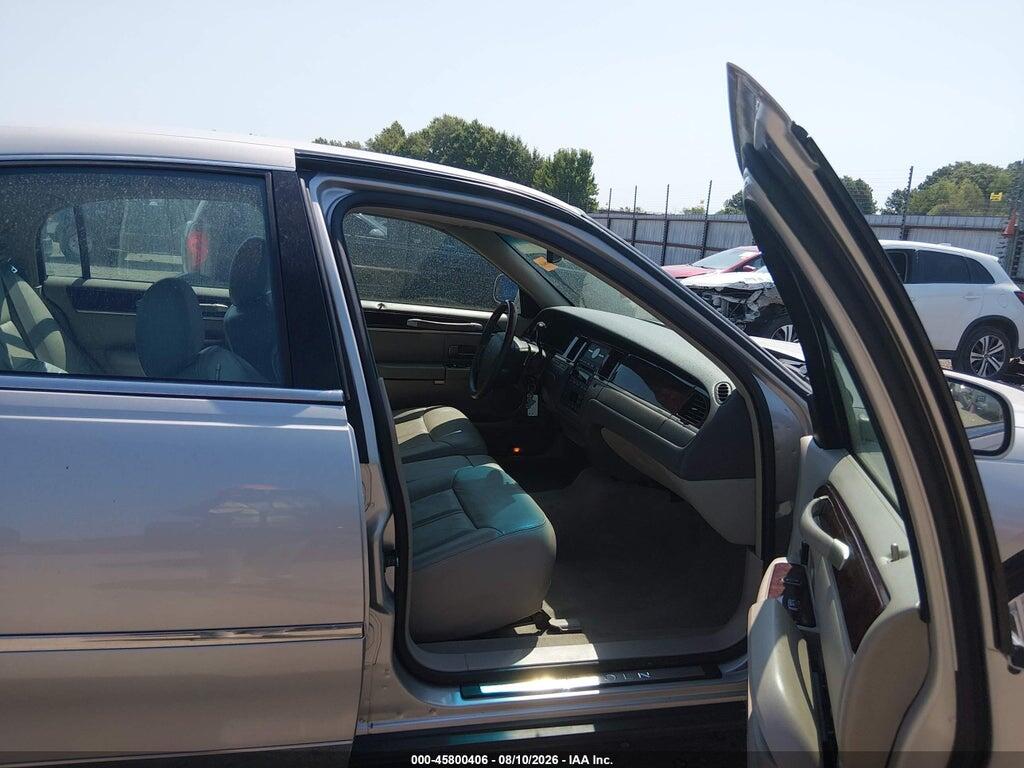 2LNHM82V38X650982 2008 LINCOLN TOWN CAR photo no. 5