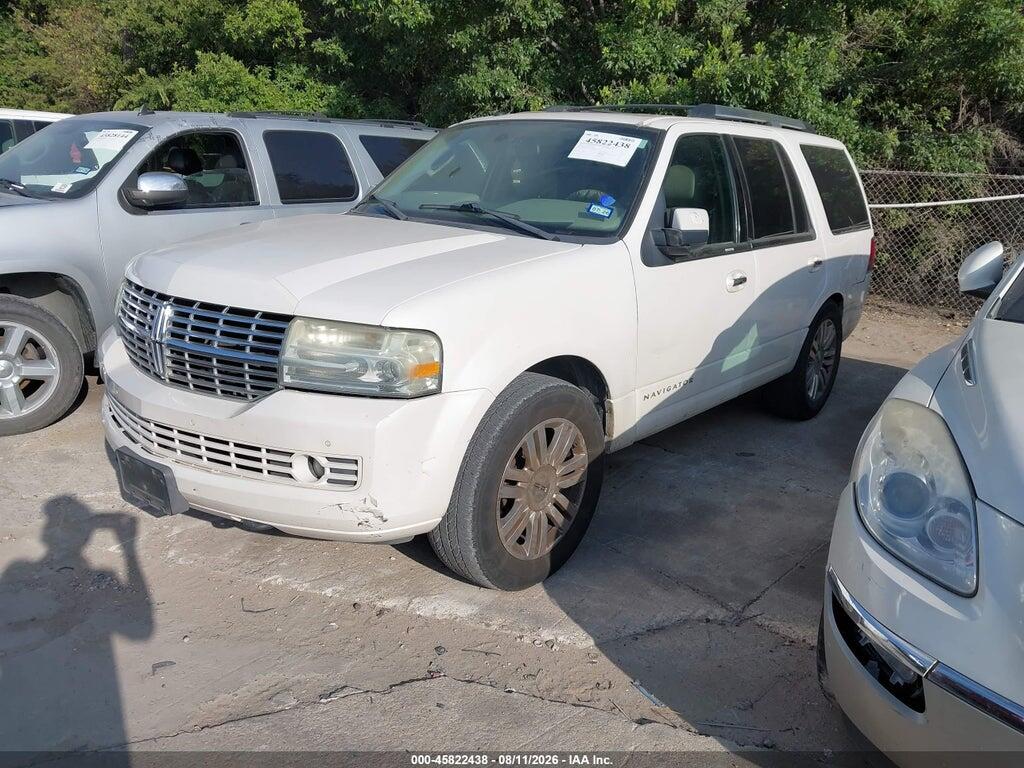 5LMJJ2H53BEJ02100 2011 LINCOLN NAVIGATOR photo no. 2