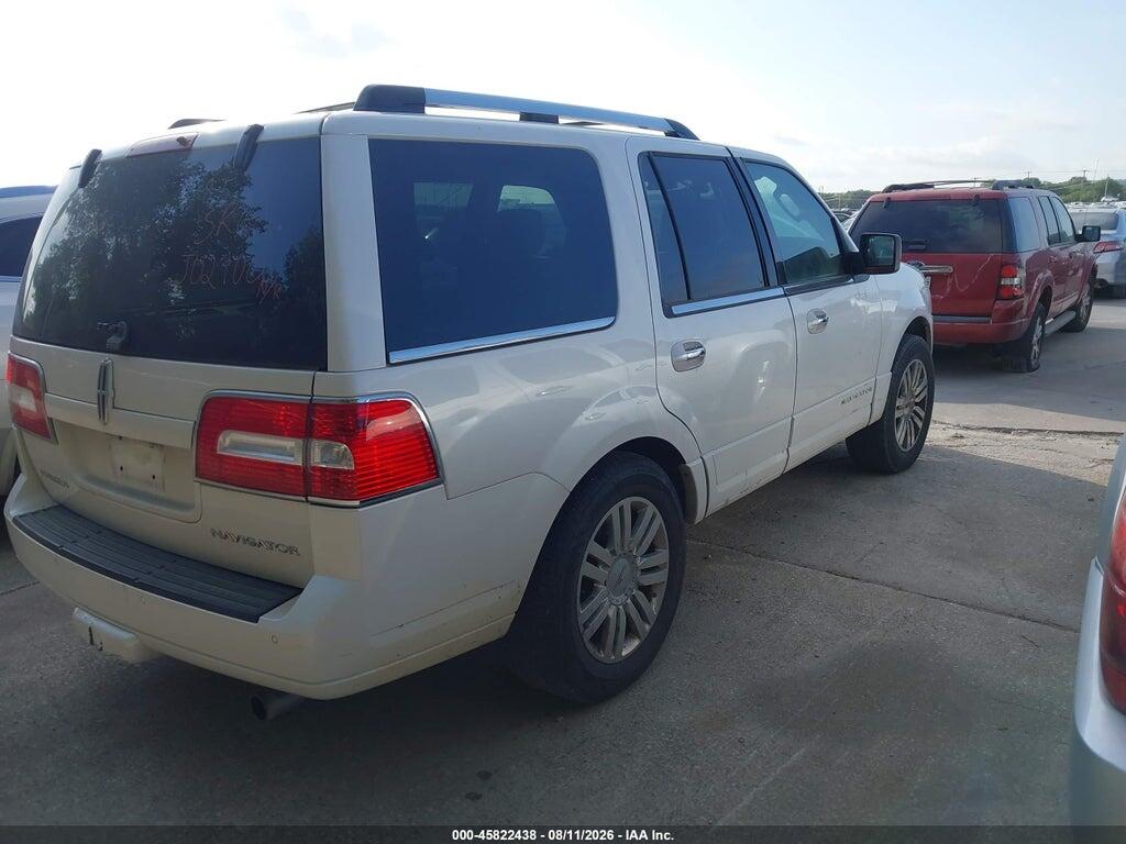 5LMJJ2H53BEJ02100 2011 LINCOLN NAVIGATOR photo no. 4
