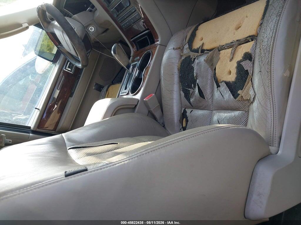 5LMJJ2H53BEJ02100 2011 LINCOLN NAVIGATOR photo no. 5
