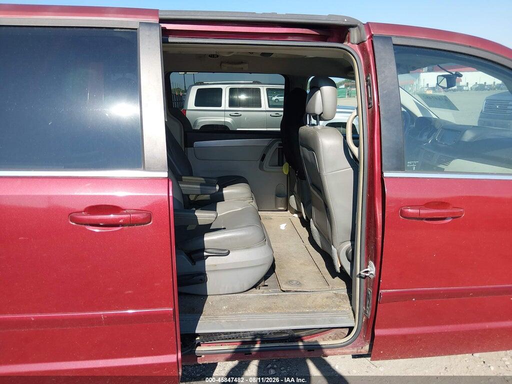 2C4RVABG6CR136121 2012 VOLKSWAGEN ROUTAN photo no. 8
