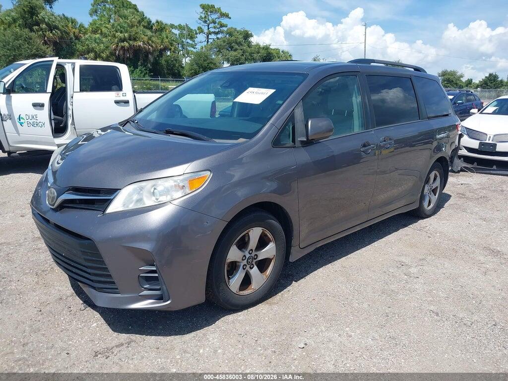 5TDKZ3DC9JS919580 2018 TOYOTA SIENNA photo no. 2