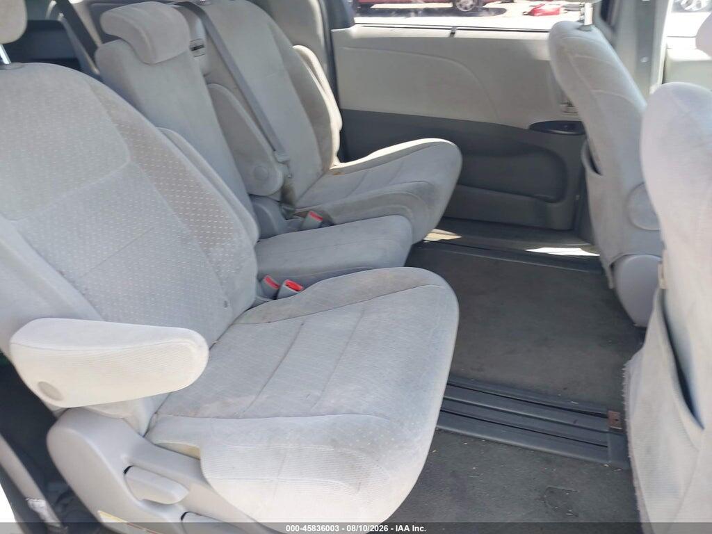 5TDKZ3DC9JS919580 2018 TOYOTA SIENNA photo no. 8
