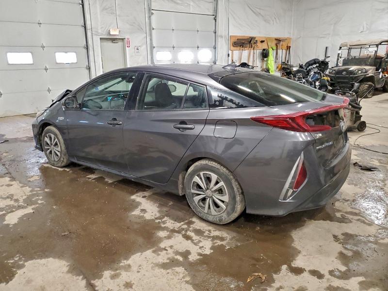 2017 TOYOTA PRIUS PRIME — Фото 2 из 12