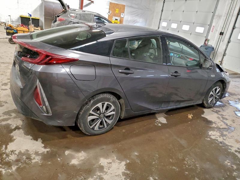 2017 TOYOTA PRIUS PRIME — Фото 3 из 12
