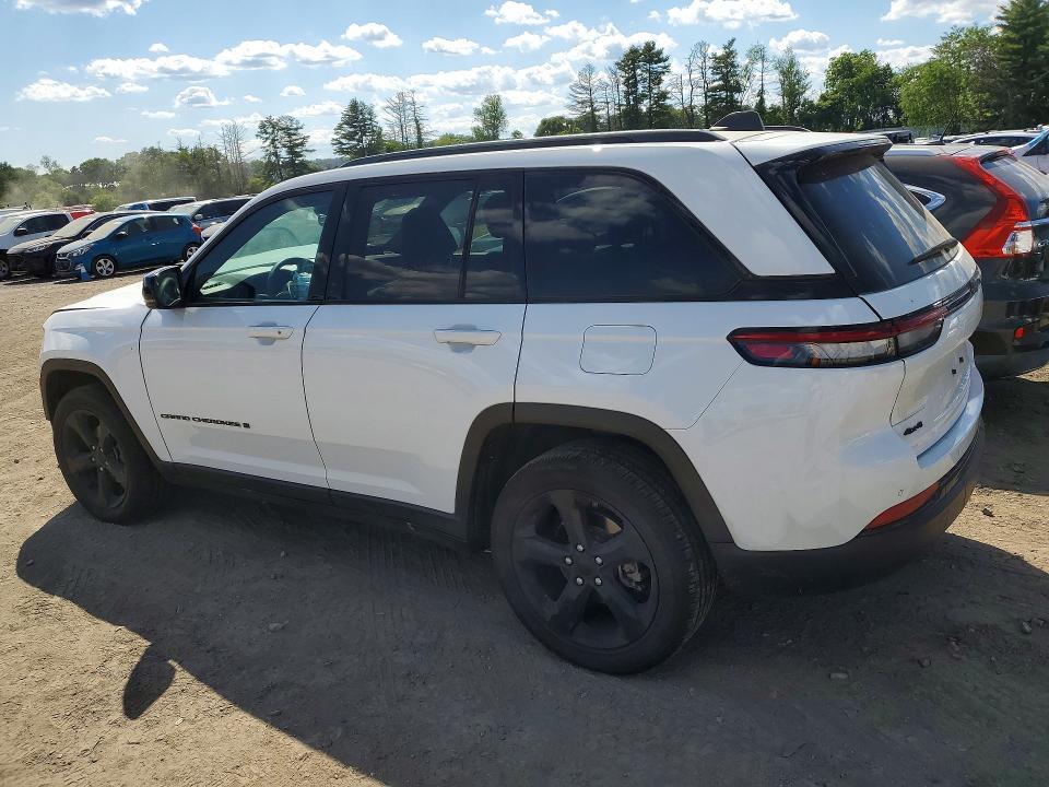 2024 JEEP GRAND CHEROKEE LAREDO — Фото 2 из 12