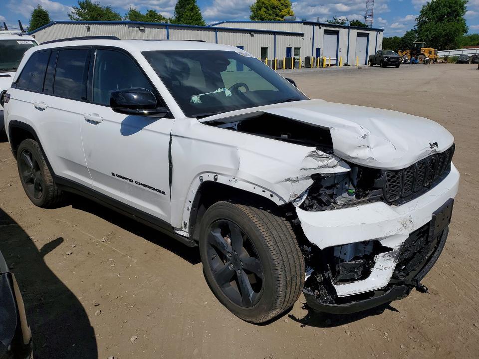 2024 JEEP GRAND CHEROKEE LAREDO — Фото 4 из 12
