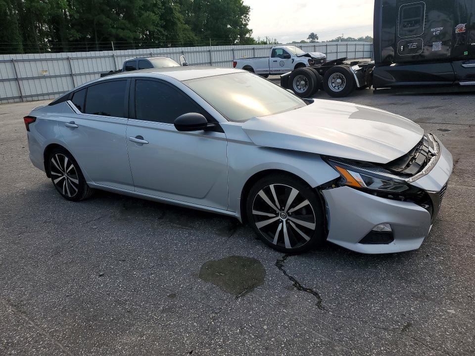 2021 NISSAN ALTIMA SR — Фото 4 из 12