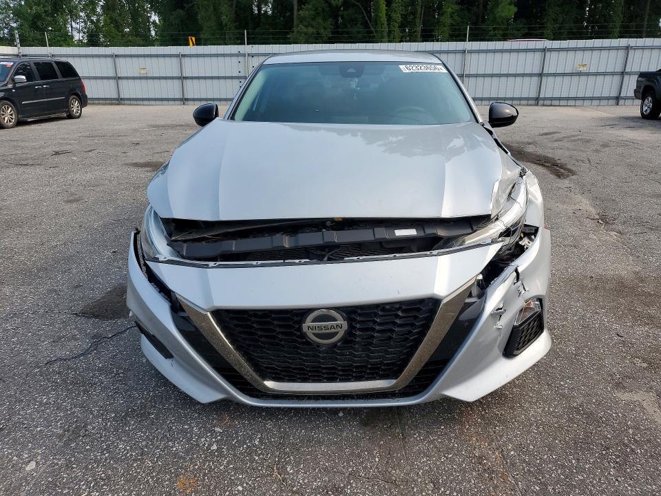 2021 NISSAN ALTIMA SR — Фото 5 из 12