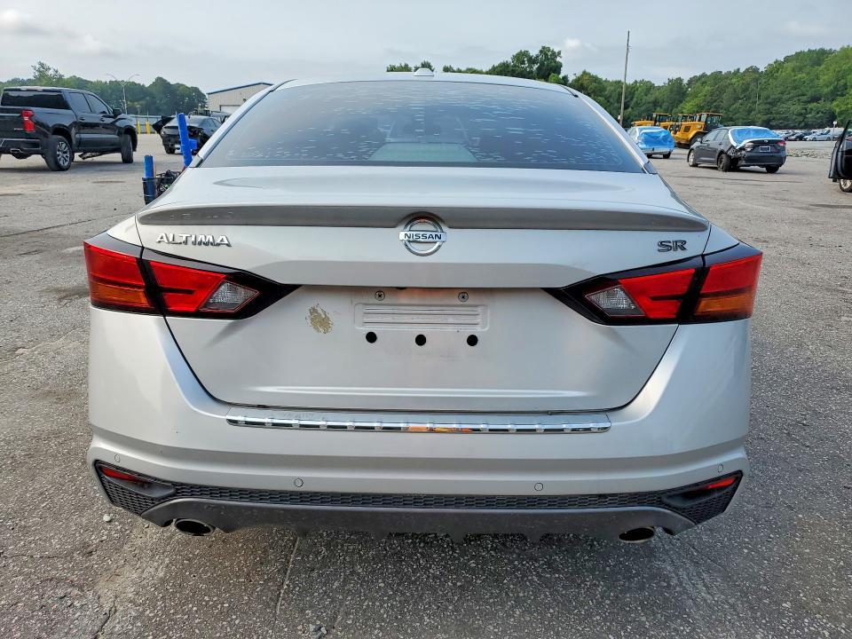 2021 NISSAN ALTIMA SR — Фото 6 из 12