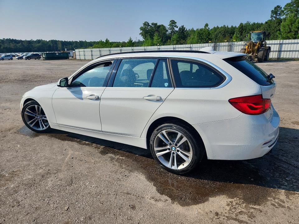 2017 BMW 330 XI — Фото 2 из 12