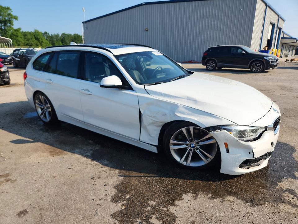 2017 BMW 330 XI — Фото 4 из 12