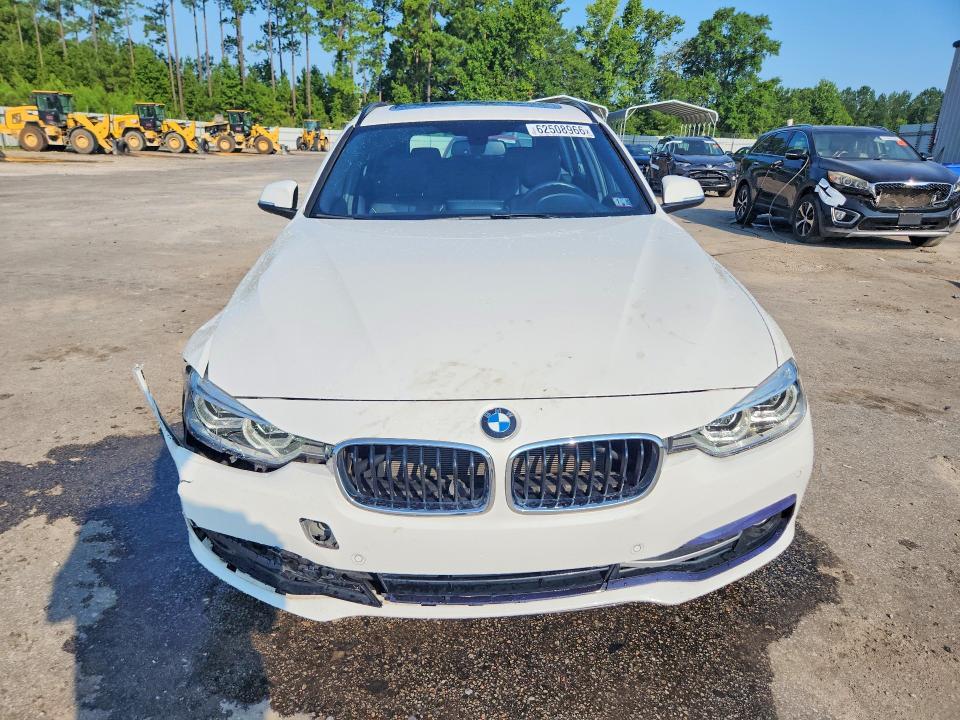 2017 BMW 330 XI — Фото 5 из 12