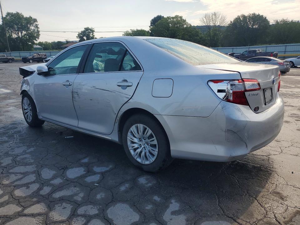 2012 TOYOTA CAMRY LE — Фото 2 из 13