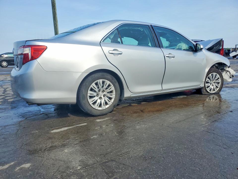 2012 TOYOTA CAMRY LE — Фото 3 из 13