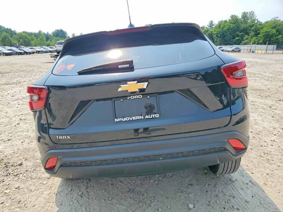 2024 CHEVROLET TRAX LS — Фото 6 из 14