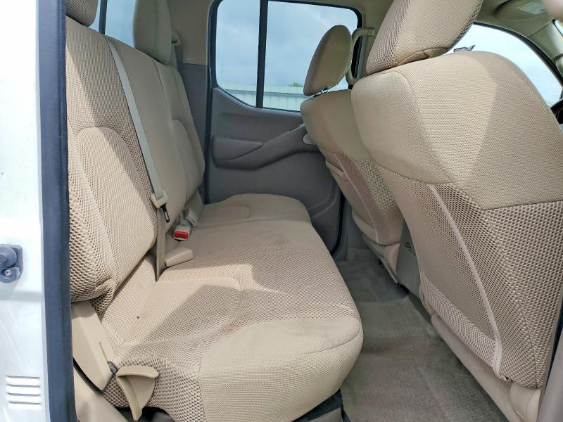 2015 NISSAN FRONTIER SV — Фото 10 из 12