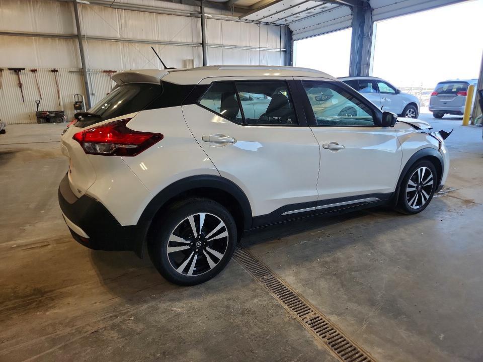 2018 NISSAN KICKS SR — Фото 3 из 13