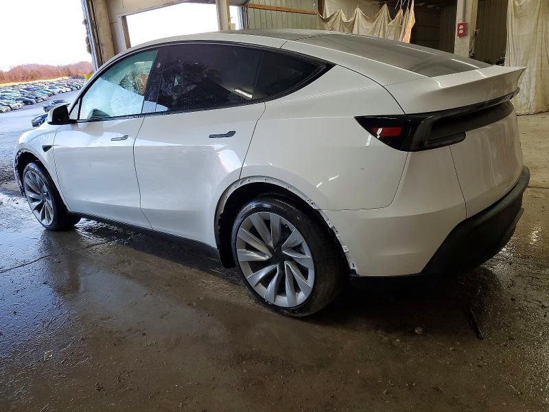 2026 TESLA MODEL Y — Фото 2 из 13