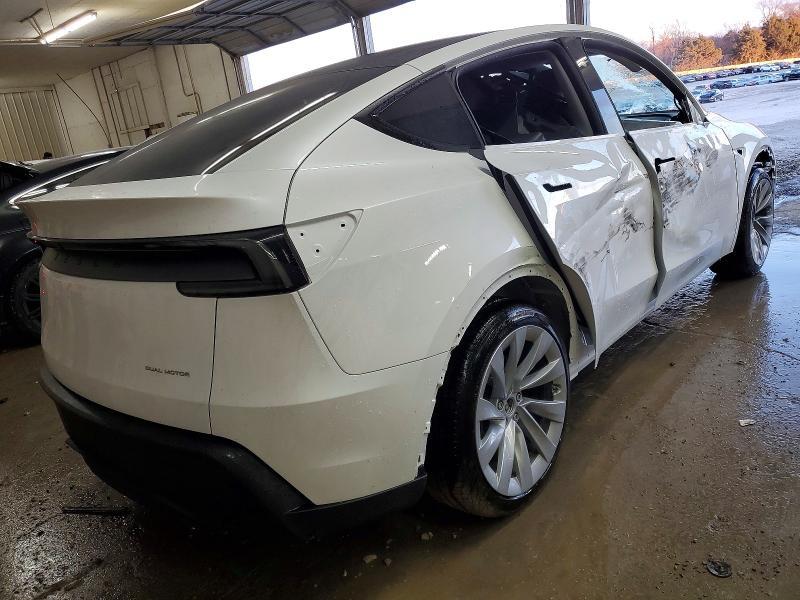 2026 TESLA MODEL Y — Фото 3 из 13