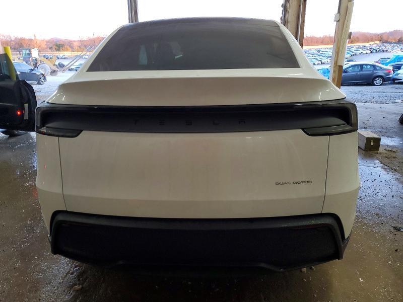 2026 TESLA MODEL Y — Фото 6 из 13